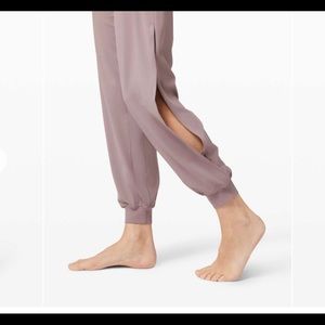 Lululemon align jogger vent size 6